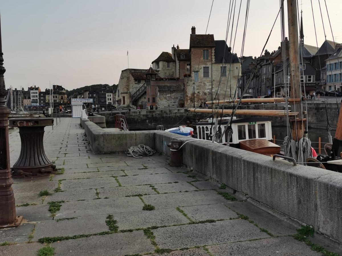 Phare Des Impressionnistes Apartment Honfleur Exterior foto